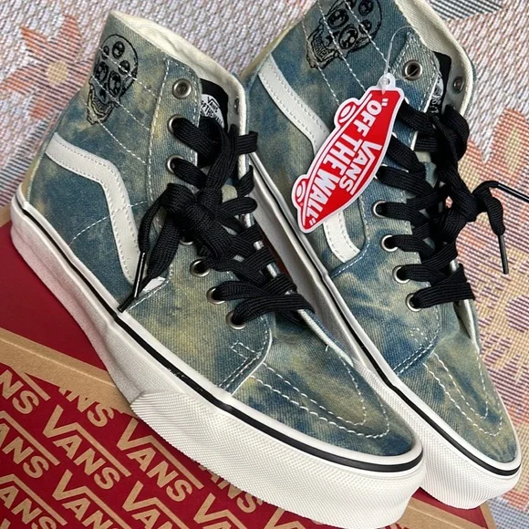 Vans Men’s Sk8-Hi Tapered
Denim Embroidery Olive/White 
VN0A5KRUY33
Sneakers - Picture 9 of 16